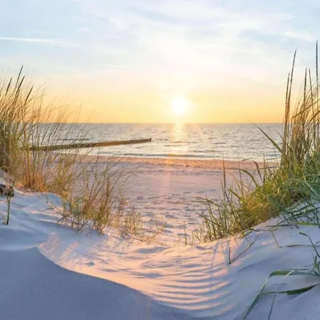 In Koksijde Near Golf Course, Cleaning Included 아파트